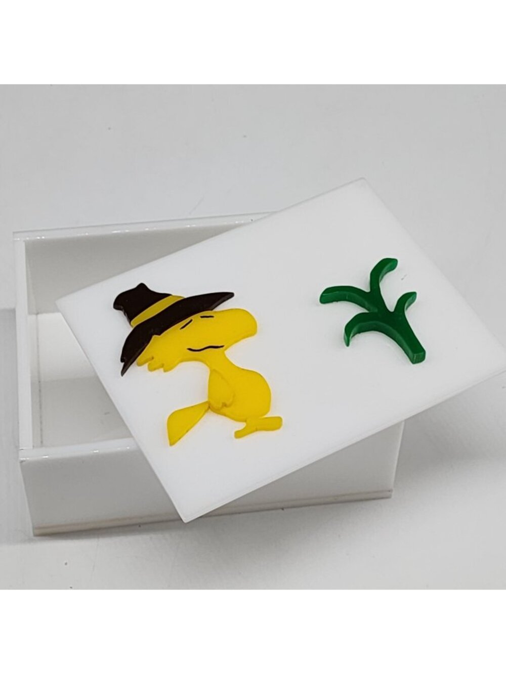 Woodstock White Acrylic Trinket Jewelry Box Peanuts Vintage 4"x5"